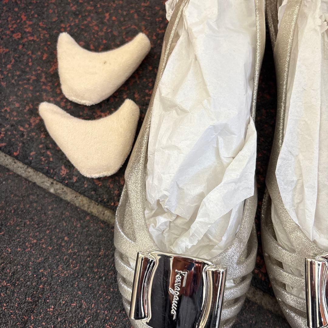 最終値下げ✨早めに決断 Ferragamo フラットシューズ シルバー