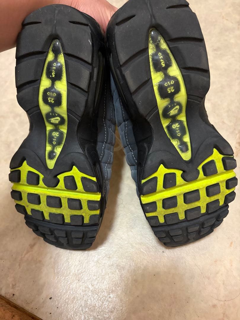 美品　Nike Air Max 95 イエローグラデーション