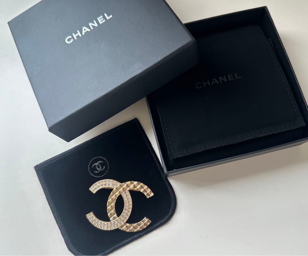 【美品】シャネル CHANEL ココマークブローチ B17C