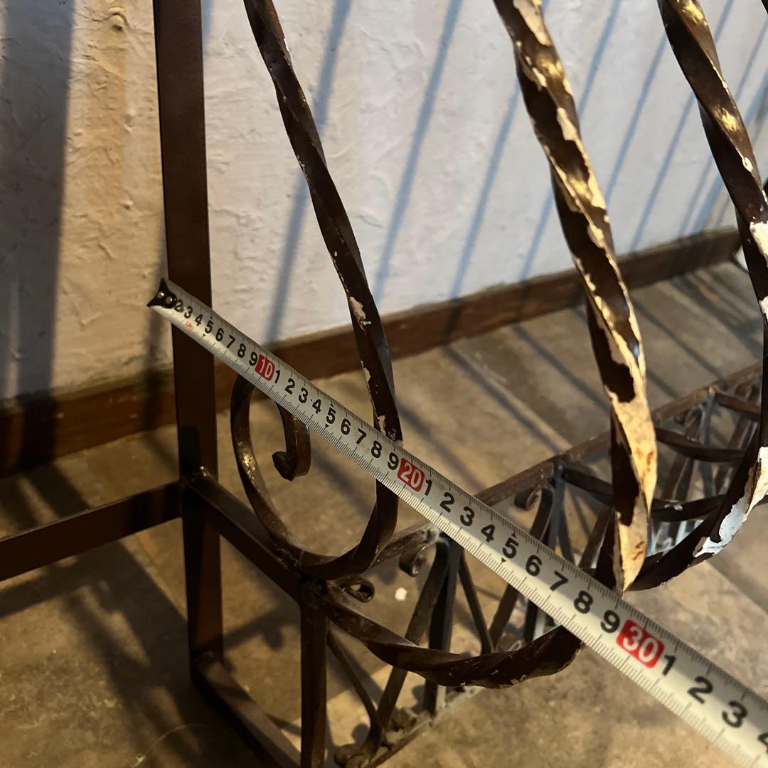 大きな変わった形のアンティークのアイアン＊ガーデニングにぴったり