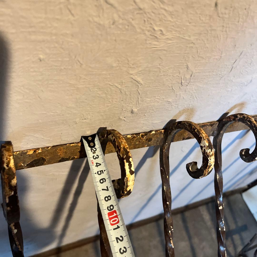 大きな変わった形のアンティークのアイアン＊ガーデニングにぴったり