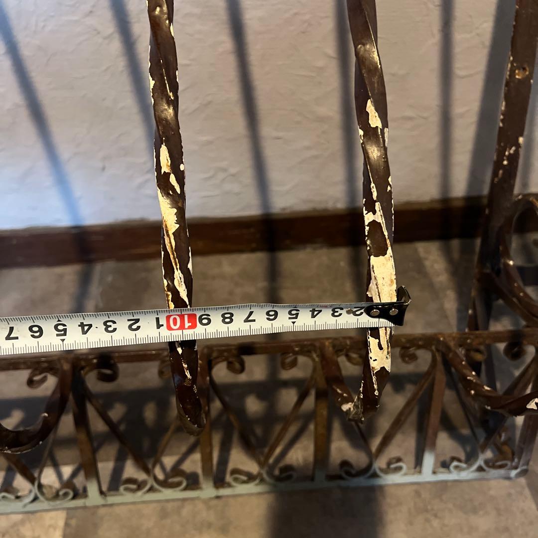 大きな変わった形のアンティークのアイアン＊ガーデニングにぴったり