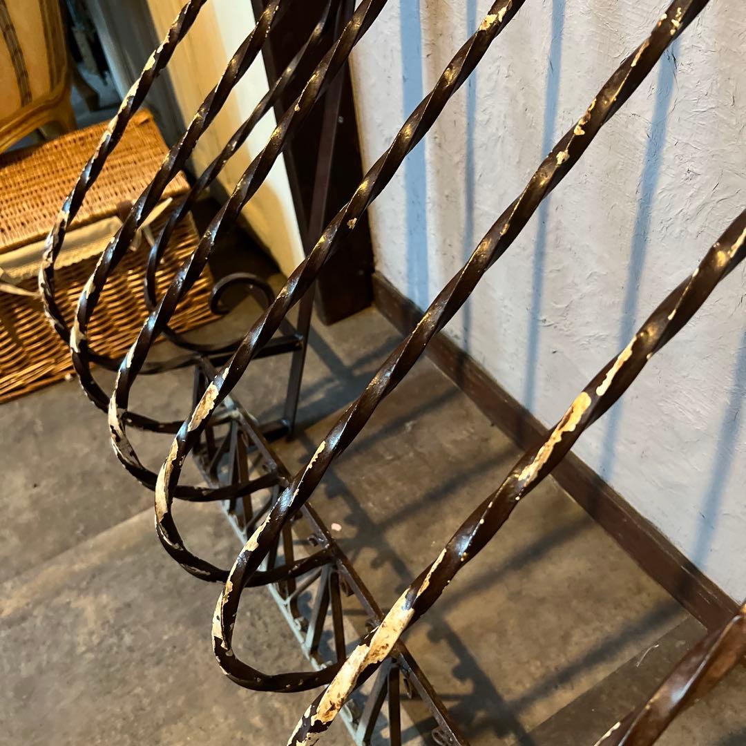 大きな変わった形のアンティークのアイアン＊ガーデニングにぴったり