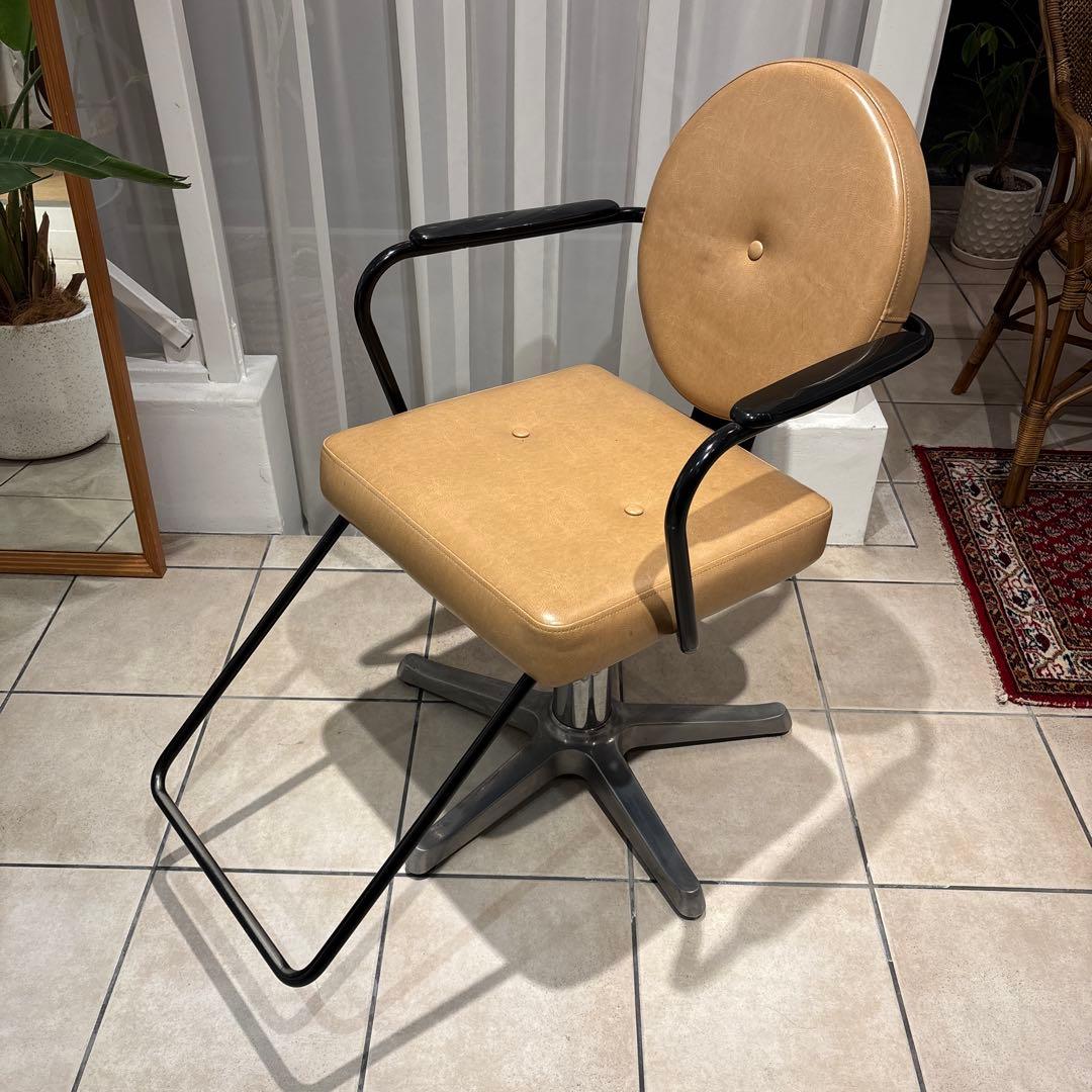 タカラベルモント　スタイリングチェア