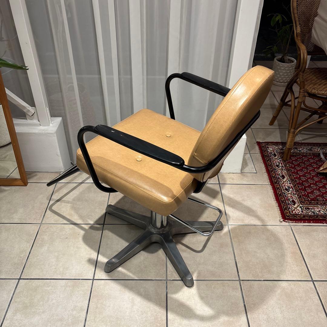 タカラベルモント　スタイリングチェア