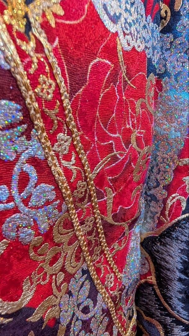 【超美品•現代柄】赤・黒・金 バラ模様の 振袖＆袋帯のセット♪162cm