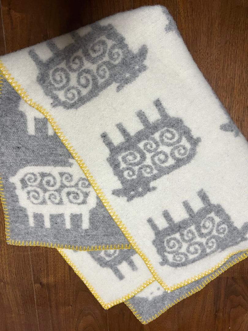 KIRPPAN 羊模様 ウール混合ブランケット