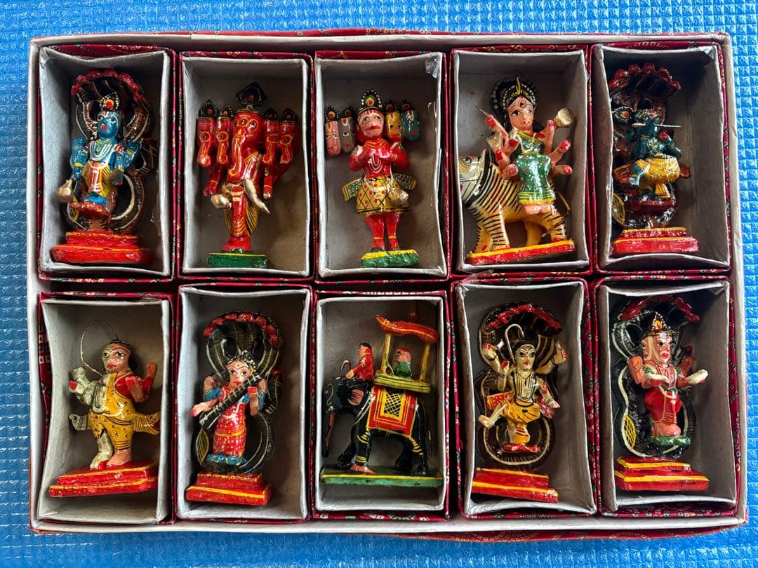 ヒンドゥー教の像　ビシュヌ　ハヌマーン　ドルガ　クリシュナ　ブラフマー