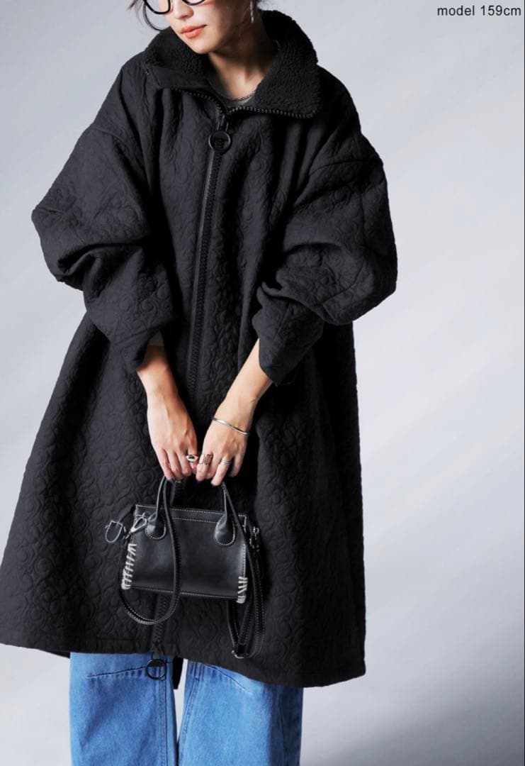 美品サーモライト ロングキルトコート