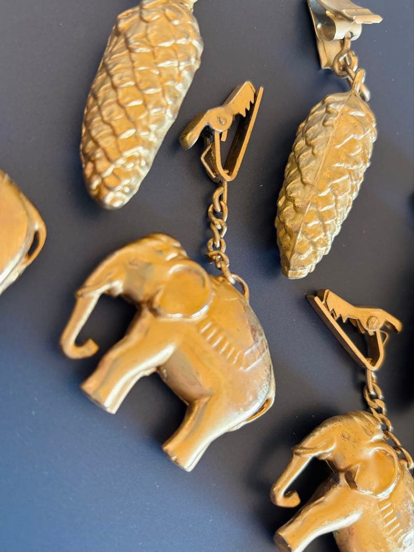 アンティーク　象と松ぼっくりのテーブルクロスウエイト