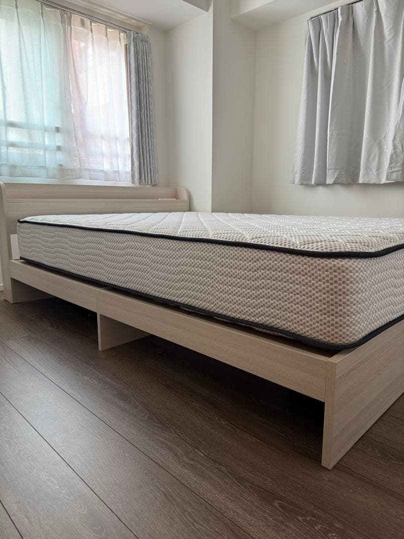 【本日限り】シモンズマットレスダブル/25cm・ベッドフレーム付