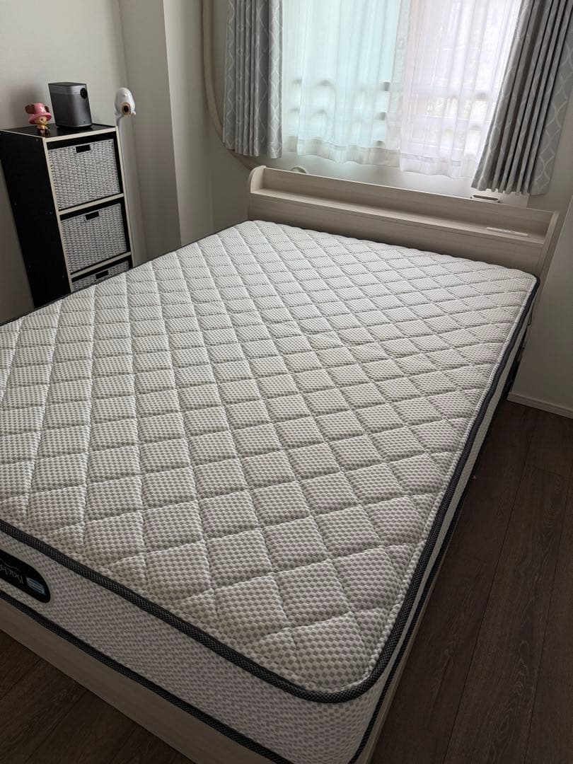 【本日限り】シモンズマットレスダブル/25cm・ベッドフレーム付