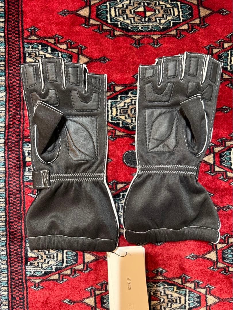 エヌハリ　手袋