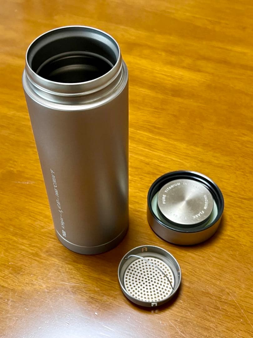 Therma 400・チタン製サーモボトル