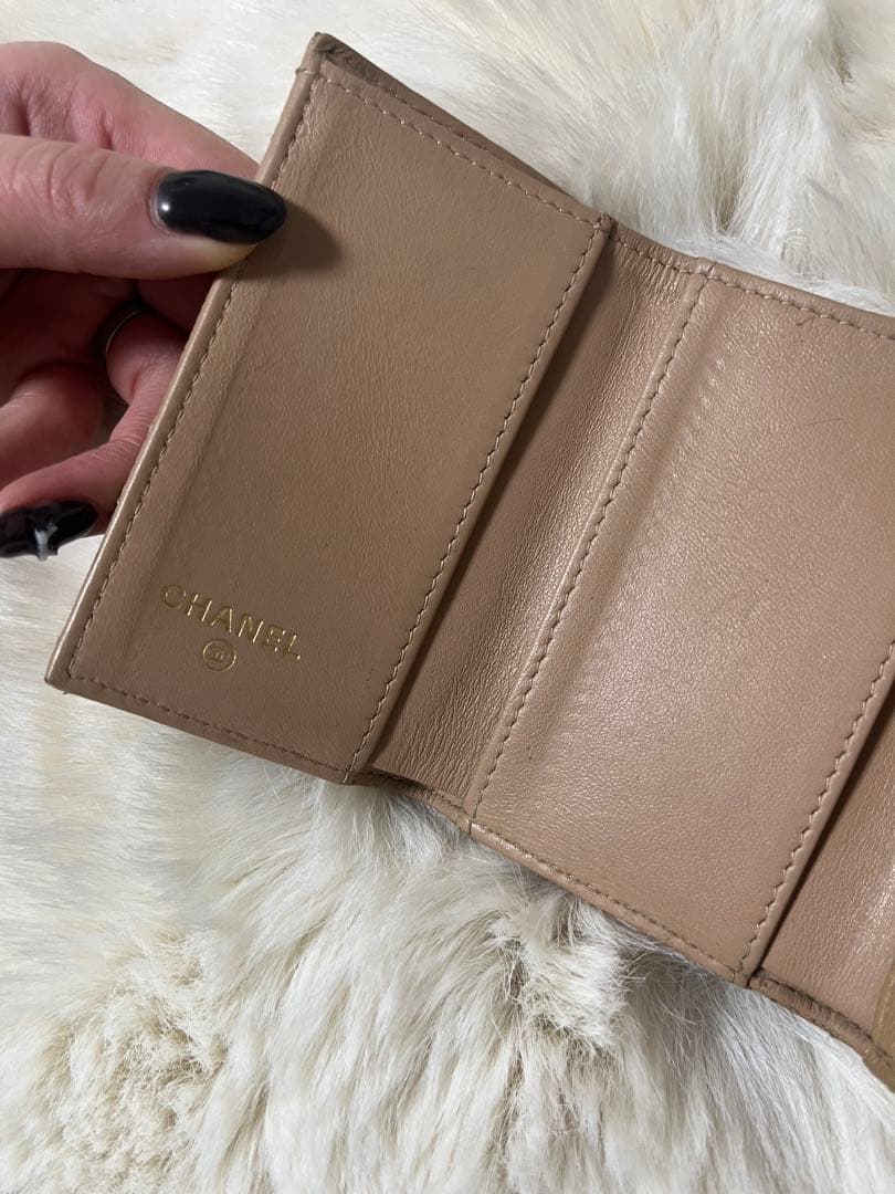 CHANEL ベージュ 三つ折り財布