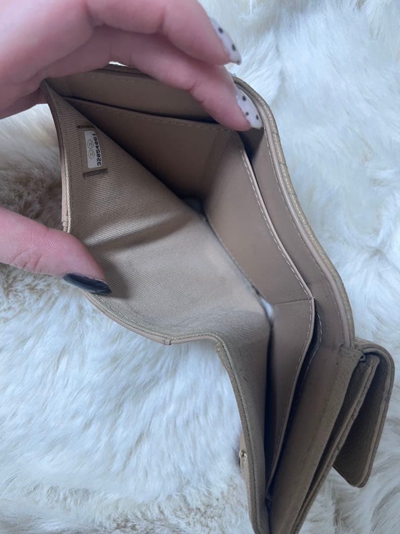 CHANEL ベージュ 三つ折り財布