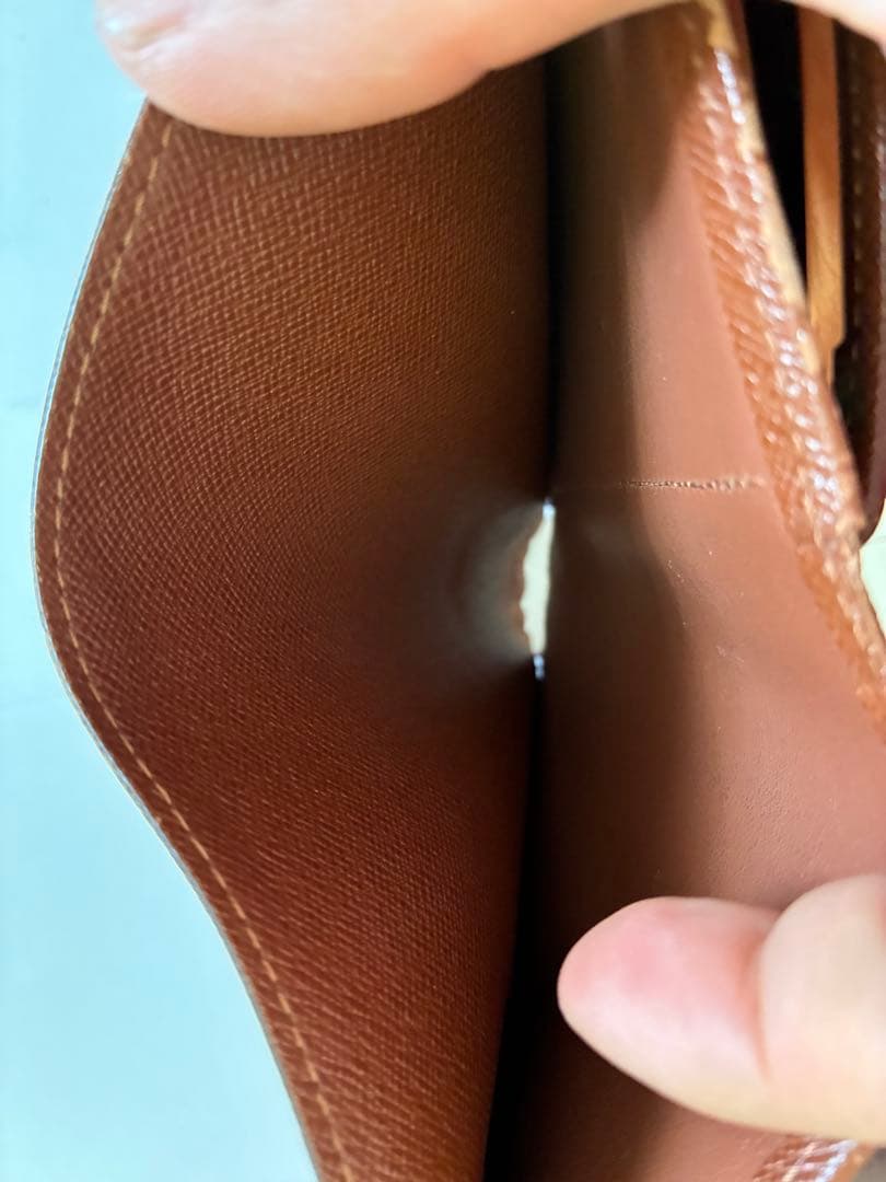 値下げしました！Louis Vuitton ルイ・ヴィトン　二つ折り財布箱付き