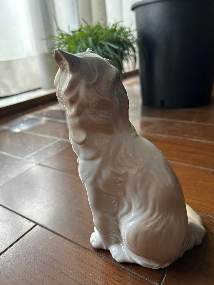 リヤドロ　猫