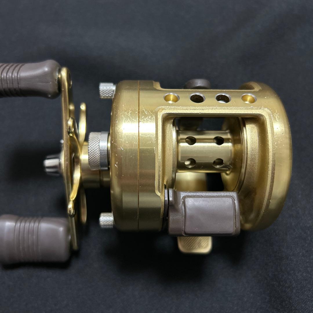 SHIMANO CALCUTTA 101XT 左巻き　外箱、説明書、付属品付き