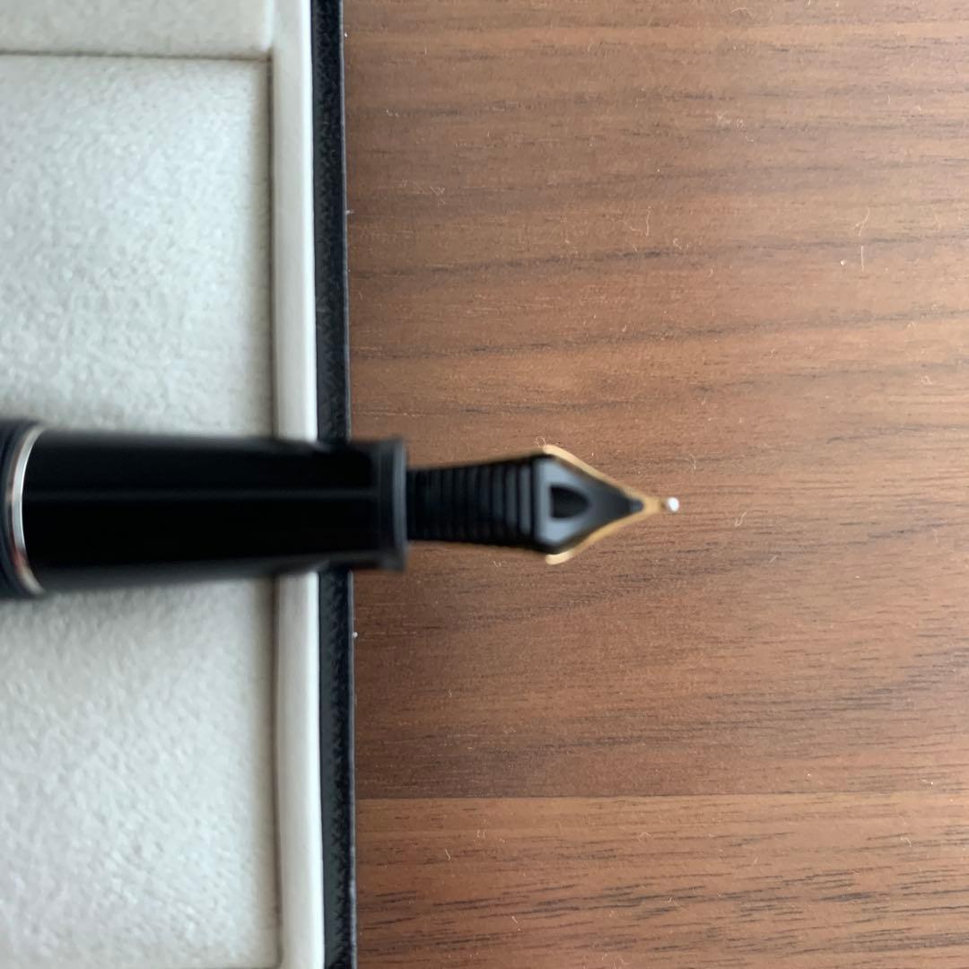 MONT BLANC ブラック 万年筆 Fペン先 P 145 106521