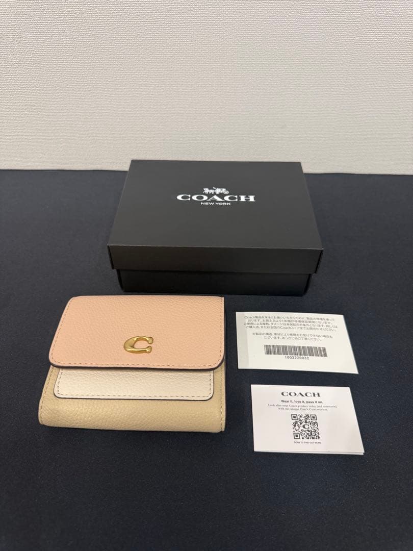 【新品未使用品】COACH 三つ折り財布 ソフトピンク
