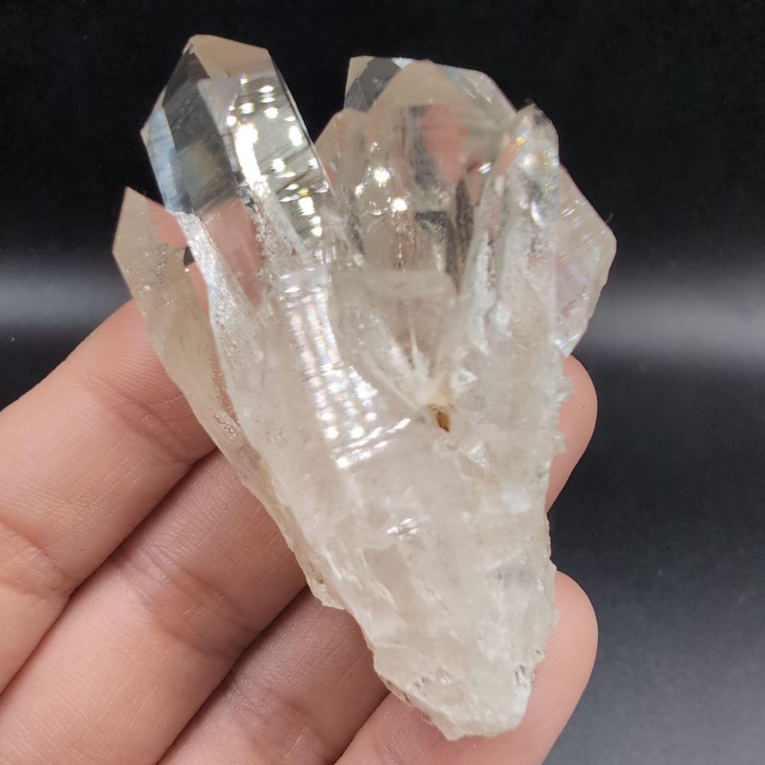 高品質 ガネッシュヒマール産　水晶　ポイント C