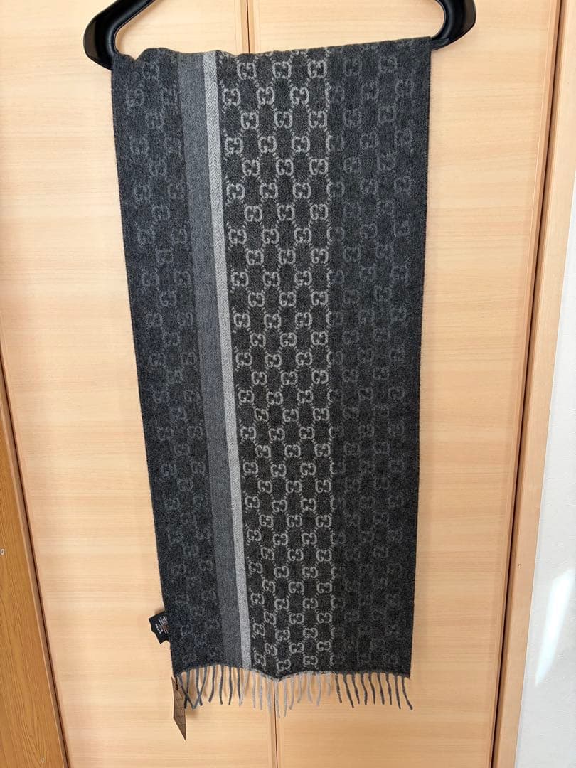 GUCCI GGロゴ柄マフラー グレー系