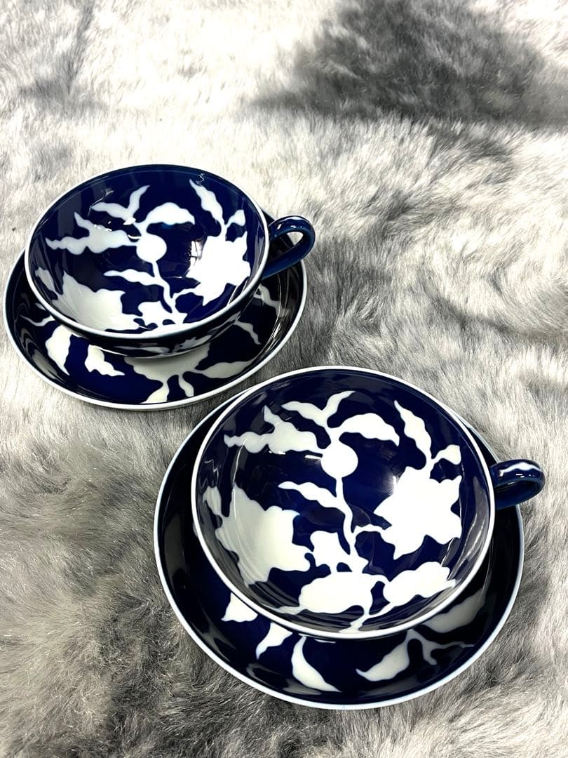 深川製磁 草花折枝 白抜紋 カップ&ソーサー 紅茶碗皿 2客 ペア