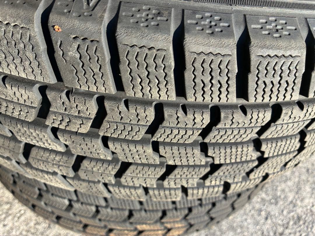 グッドイヤー スタッドレス 175/65R15 84Q 4本セット