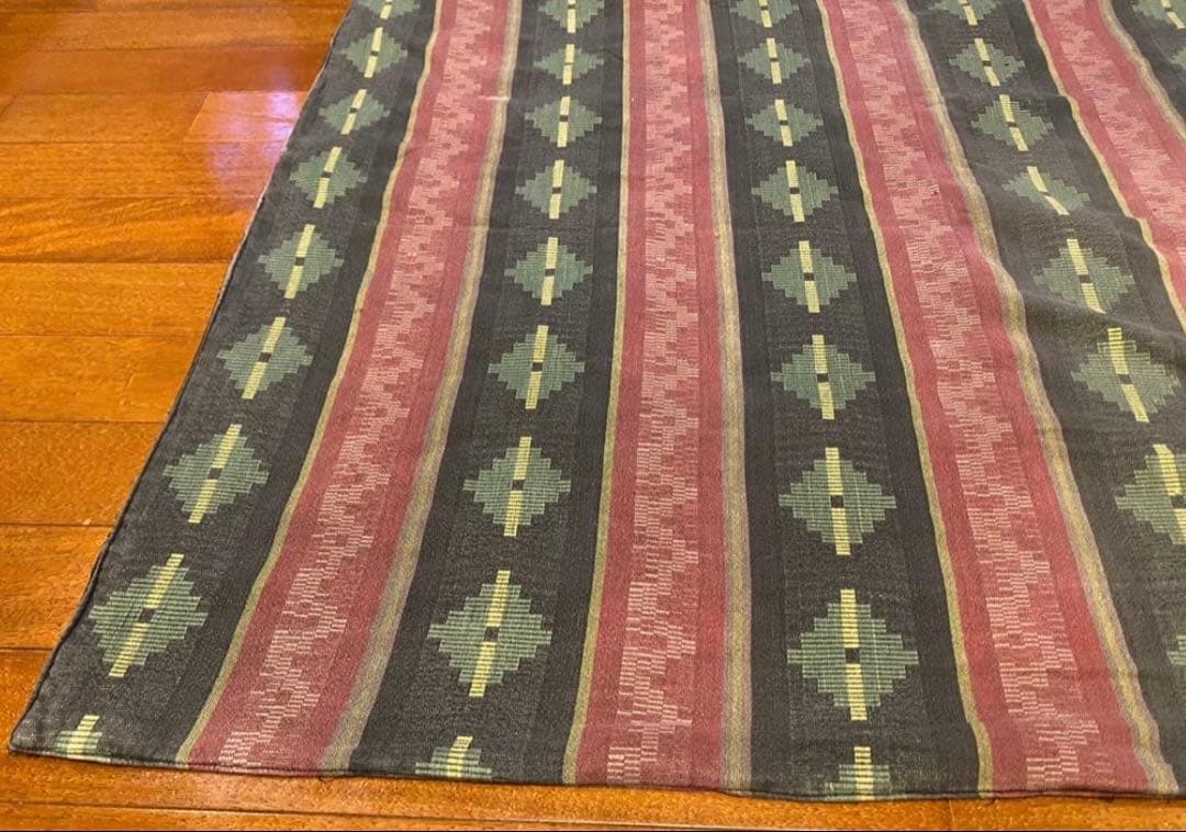 フィリピン　イカットラグ　厚４mm アンティーク　手織り・自然染料手染め　レア