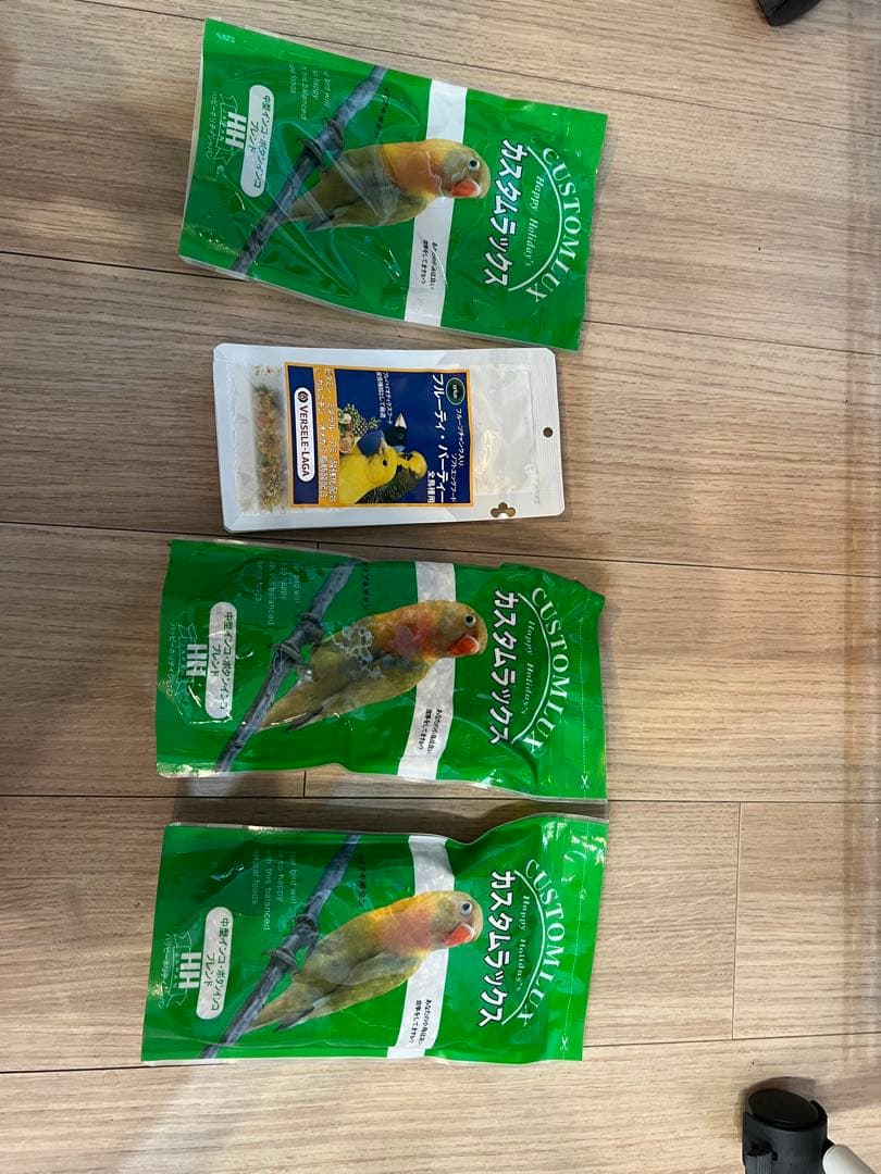 鳥かご 鳥籠　透明アクリル　Hagen