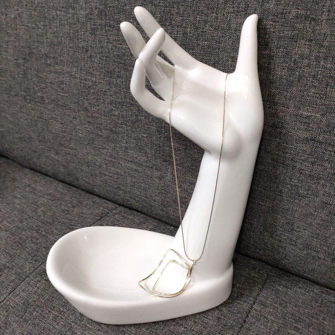 手形のジュエリーホルダー 白