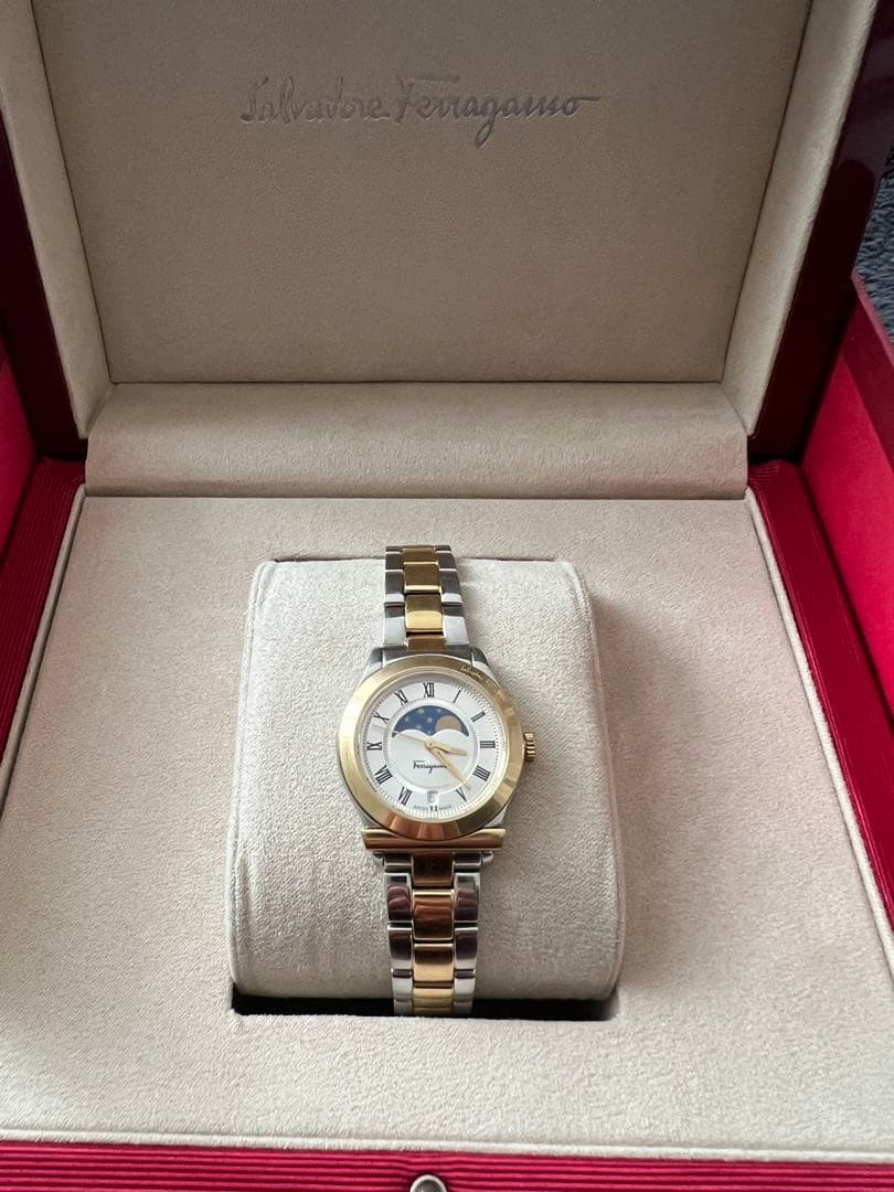 Salvatore Ferragamo ムーンフェイス腕時計 ゴールド／シルバー