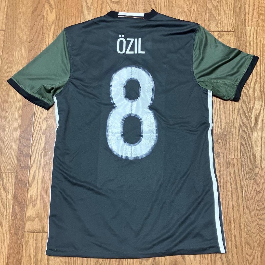 【美品/正規品】ドイツ代表 エジル ユニフォーム