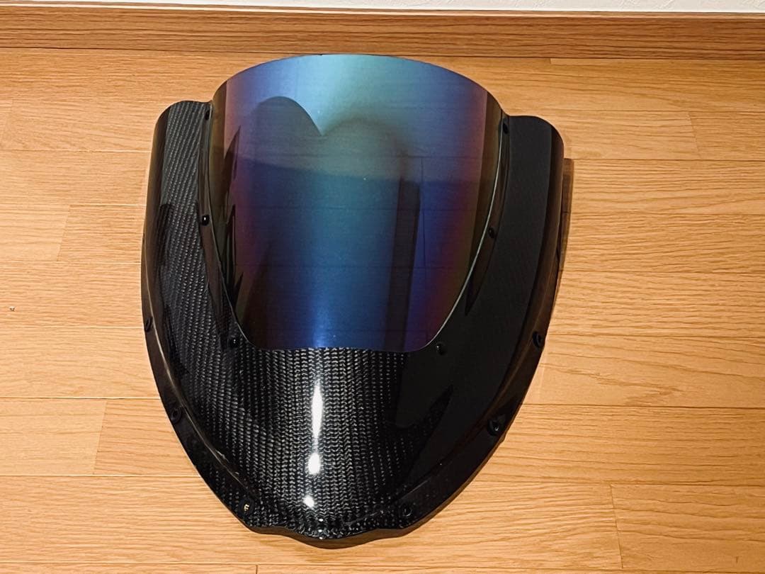 MV AGUSTA F4 750マジカルレーシング カーボントリム付きスクリーン