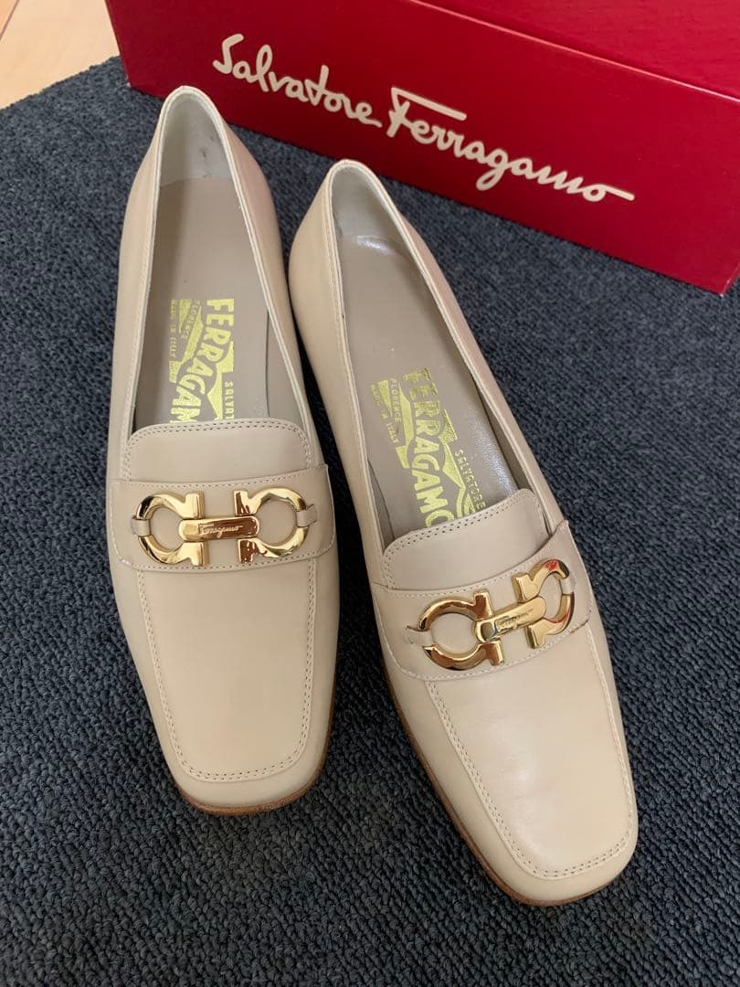 【超美品】値下げ！Salvatore Ferragamo FOREVER 6B