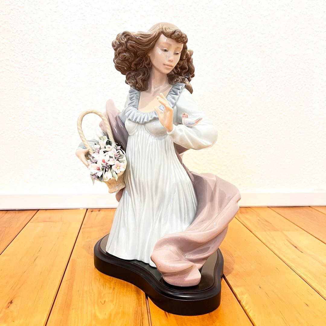 リヤドロ　花と少女　6252【未使用品】