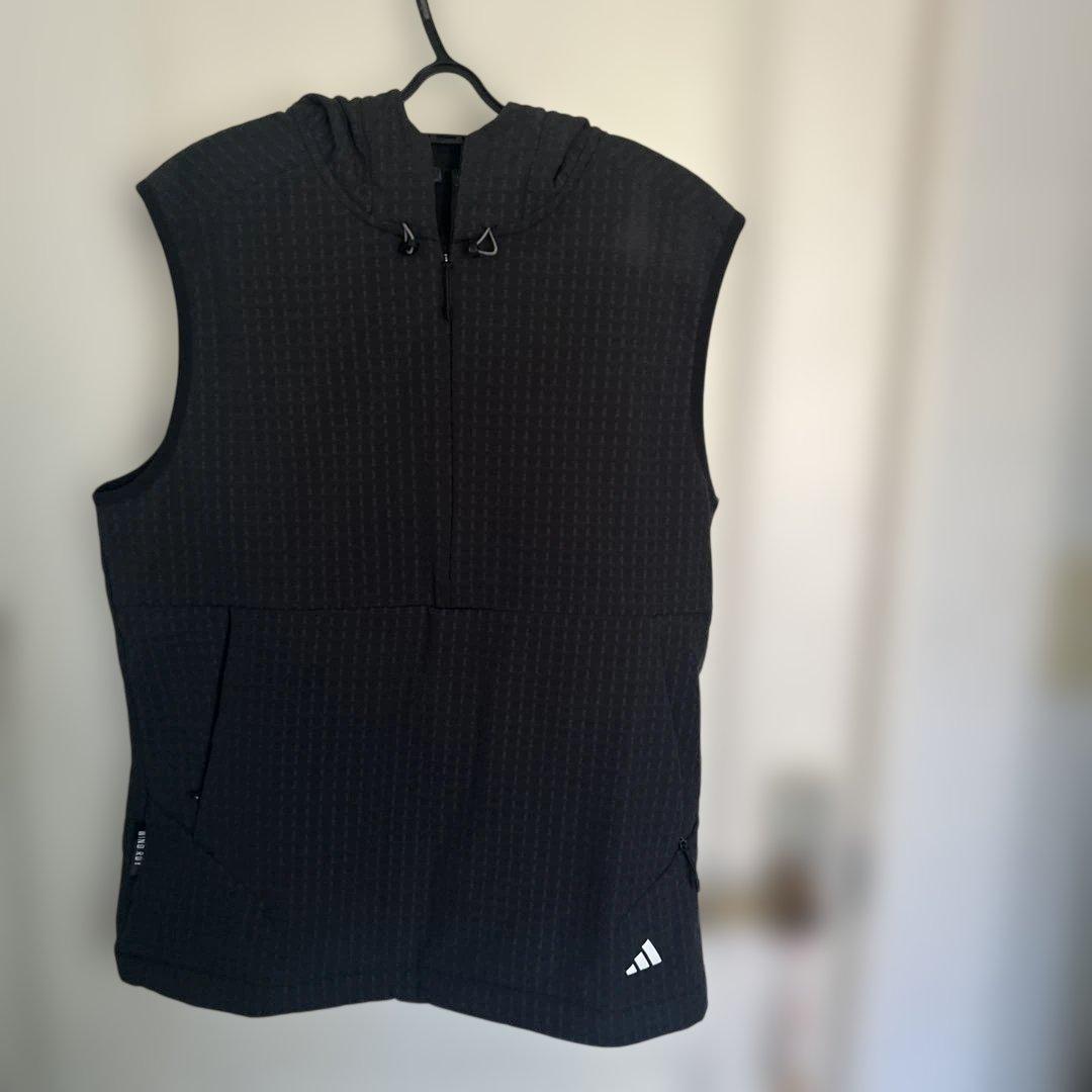 adidasハーフジップベストブラックM