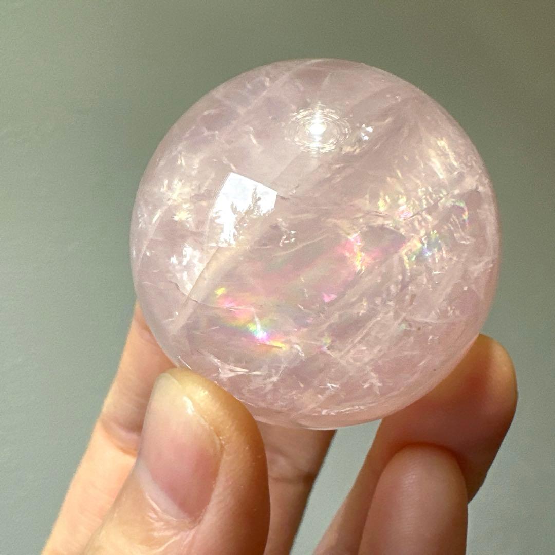ローズクォーツ　虹　スフィア　4.0㎝　91.2 透明感　プリズム　レインボー