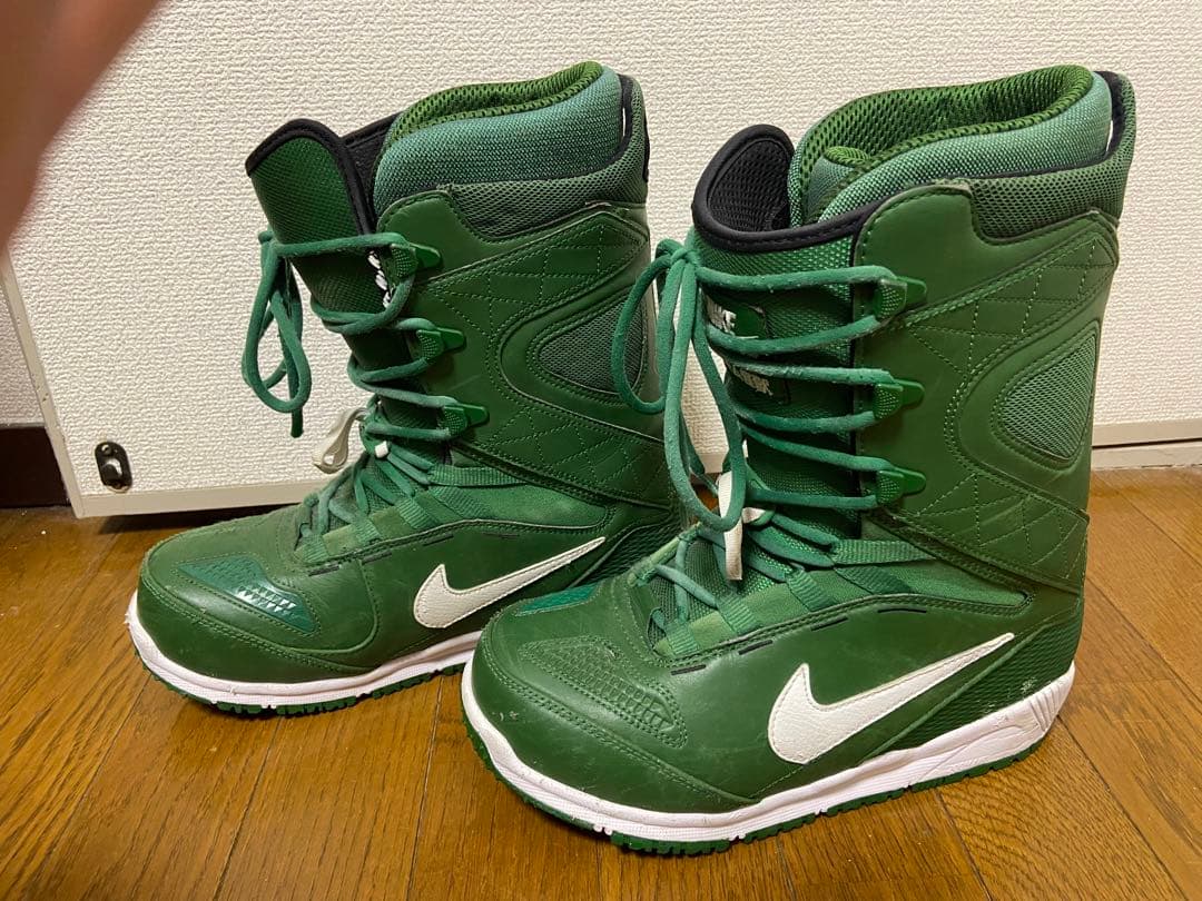 NIKEズーム怪獣