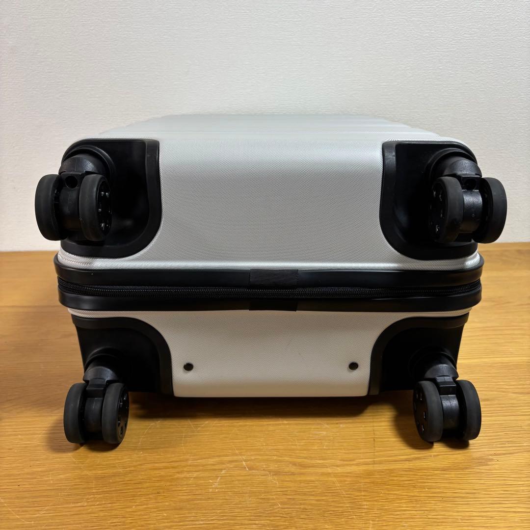 未使用　ほぼ新品　無印良品 キャリーケース 機内持ち込みサイズ