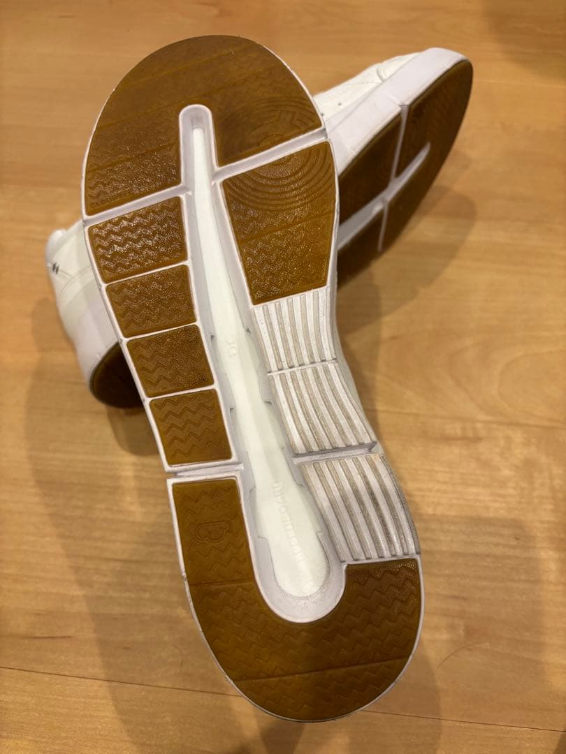 on ロジャーセンターコート　25.5cm