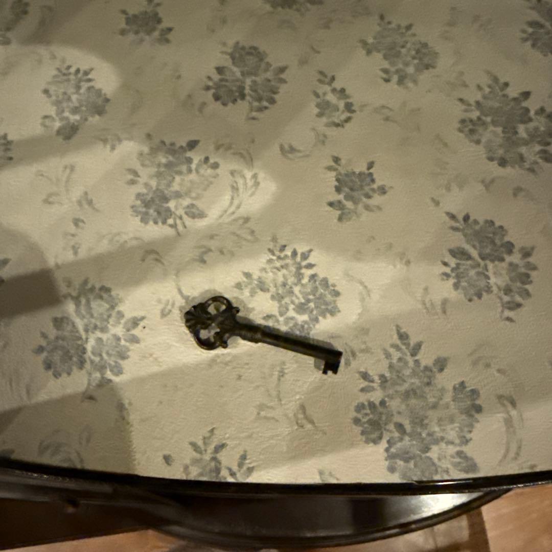 1890年代イギリス製アンティーク　ヴィクトリアン　ウォルナット　キャビネット