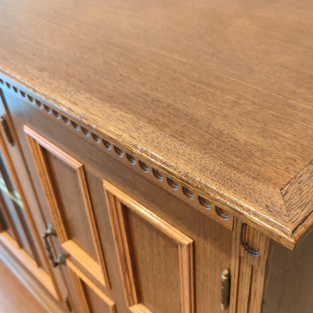 起立木工　アンティークキャビネット　ブルボーズレッグ　引出し2杯