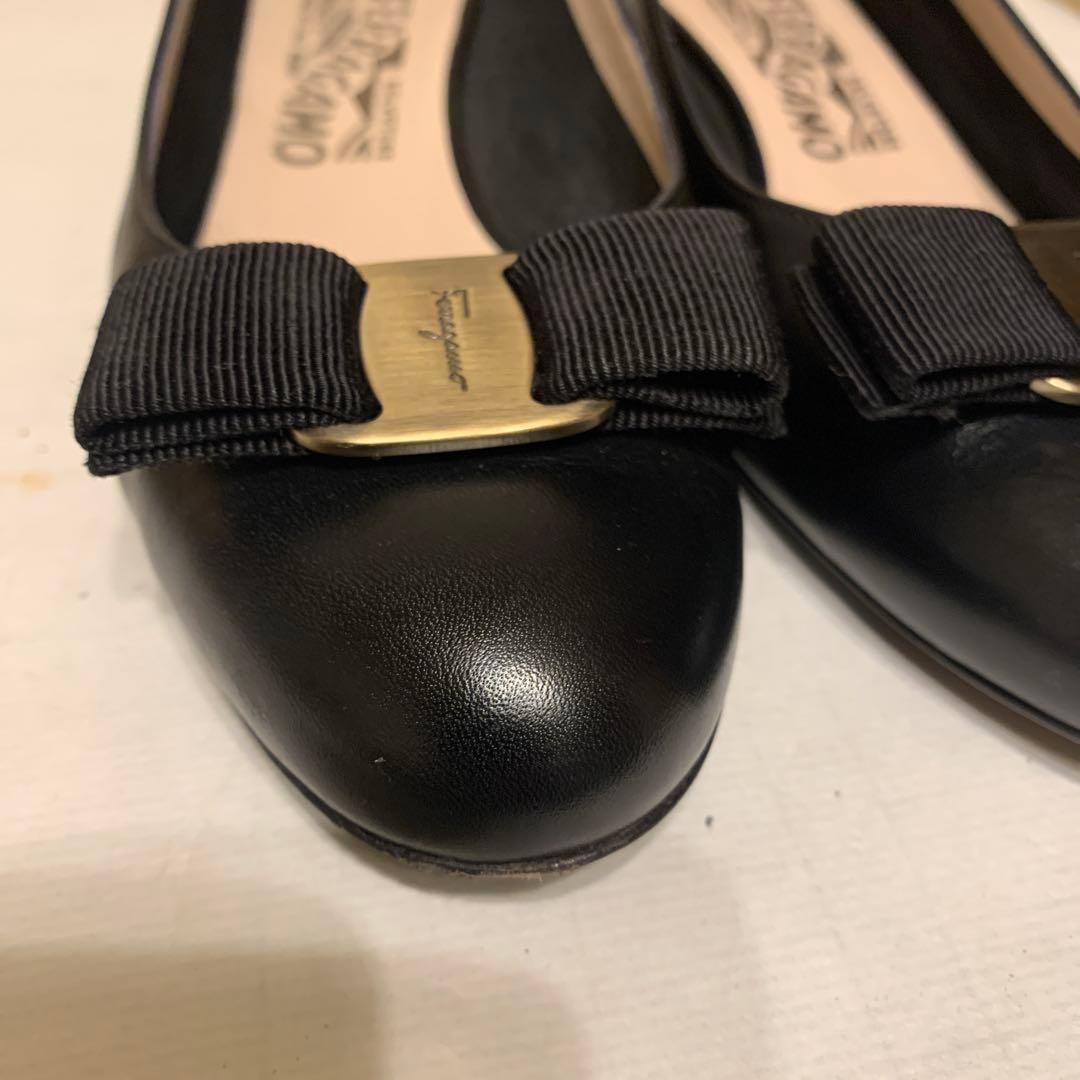 Ferragamo ブラック ヴァラ•リボンフラットパンプス