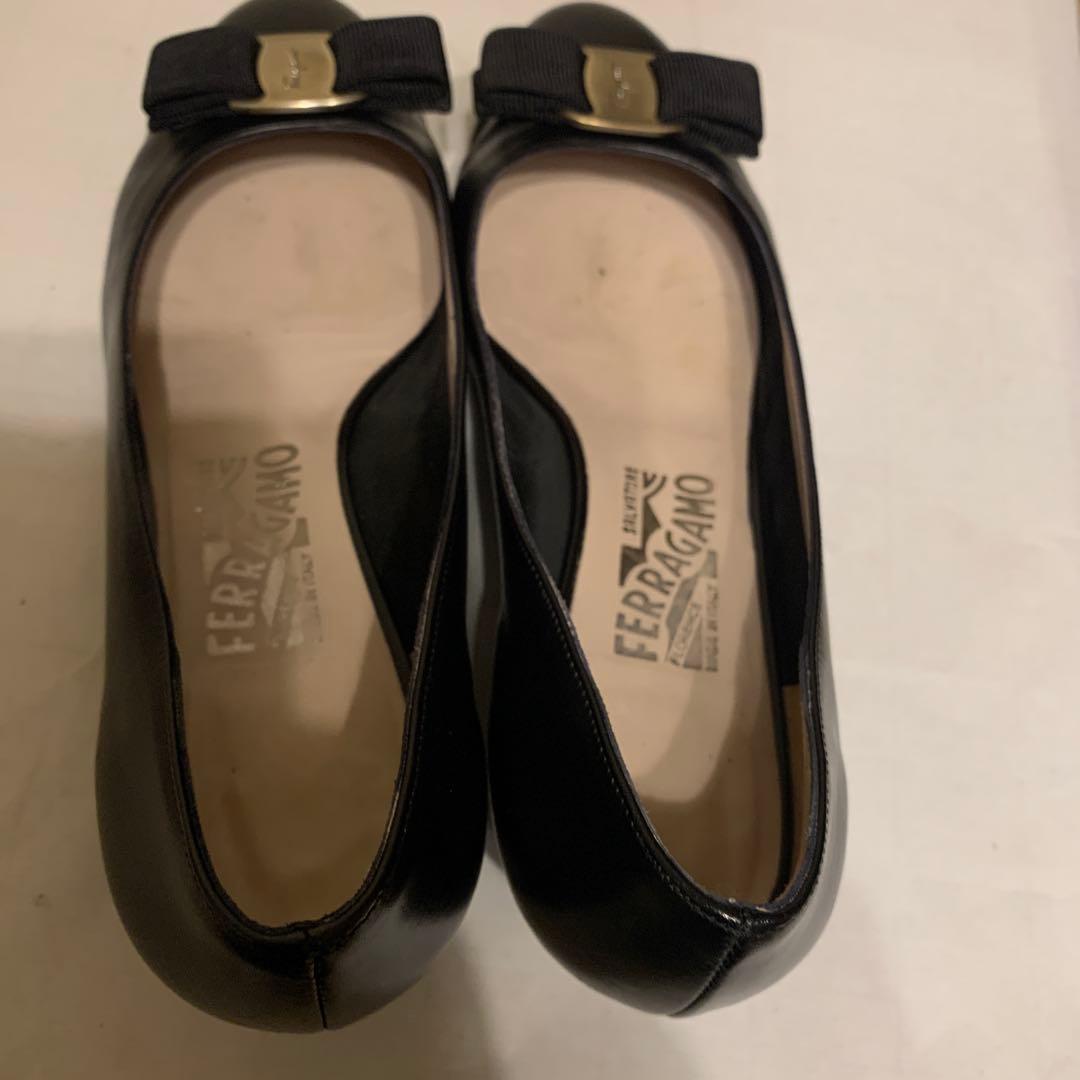 Ferragamo ブラック ヴァラ•リボンフラットパンプス