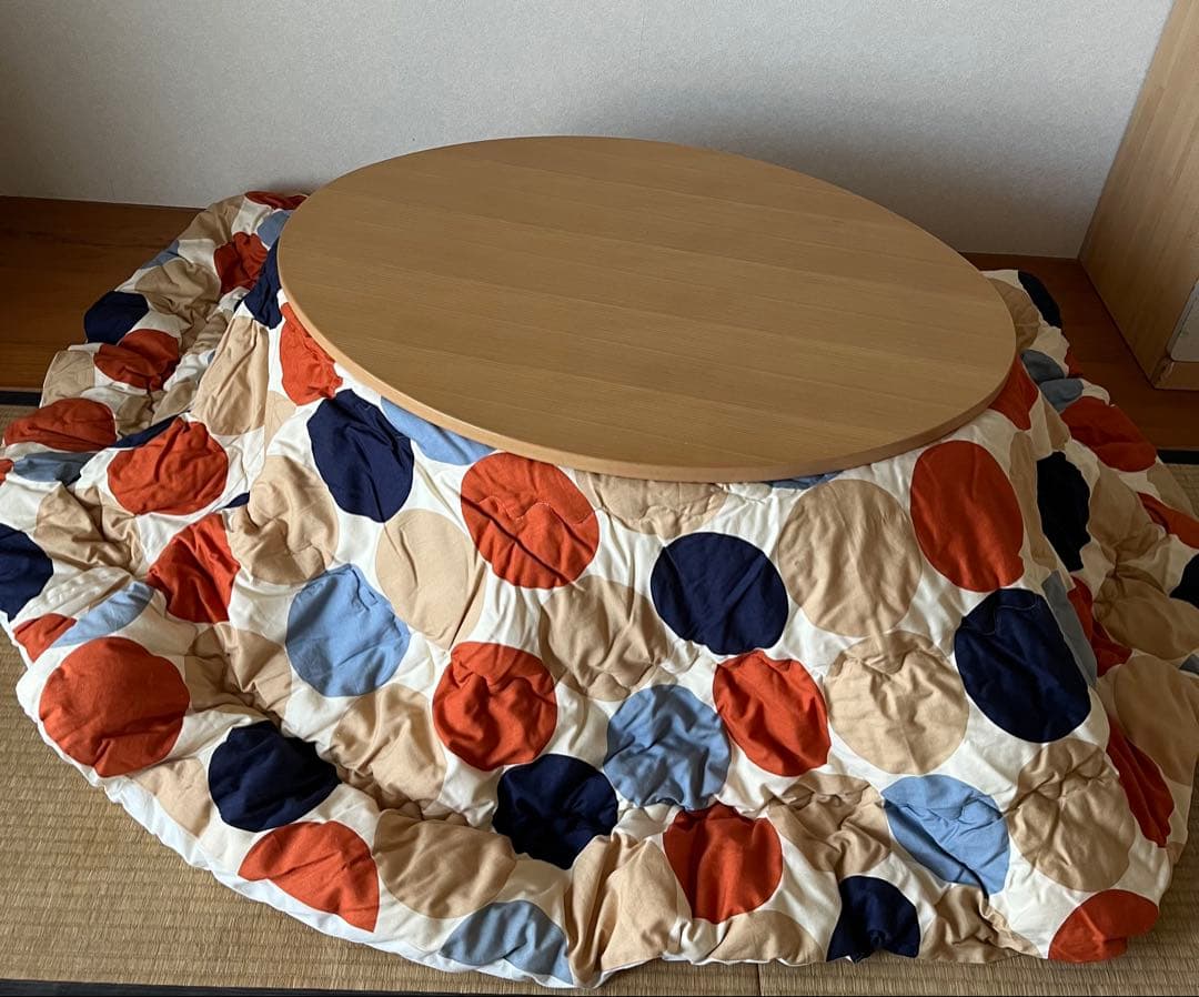 だ円形　家具調こたつ　ドット模様こたつ布団付き　おかや