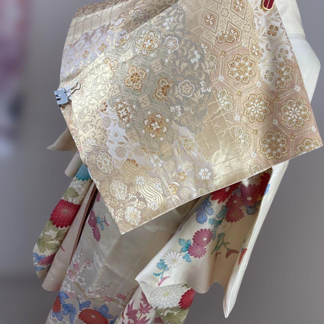 新品正絹振袖フルセット　しつけ糸付き　花柄刺繍 クリーム色 成人式にも！！