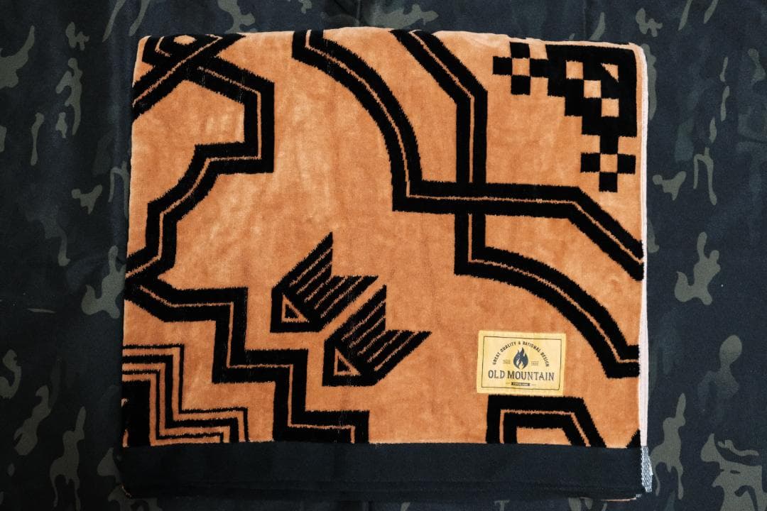 オールドマウンテン　OLD MOUNTAIN　kakemono 夏 キャメル