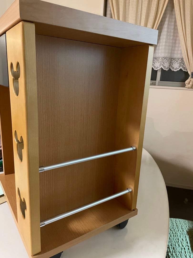 ミッキーシルエットのサイドテーブル